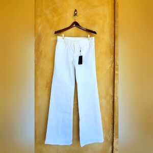 Ralph Lauren White 625 Relaxed Flare Jeans. Size 28. Perfect for Summer Styling